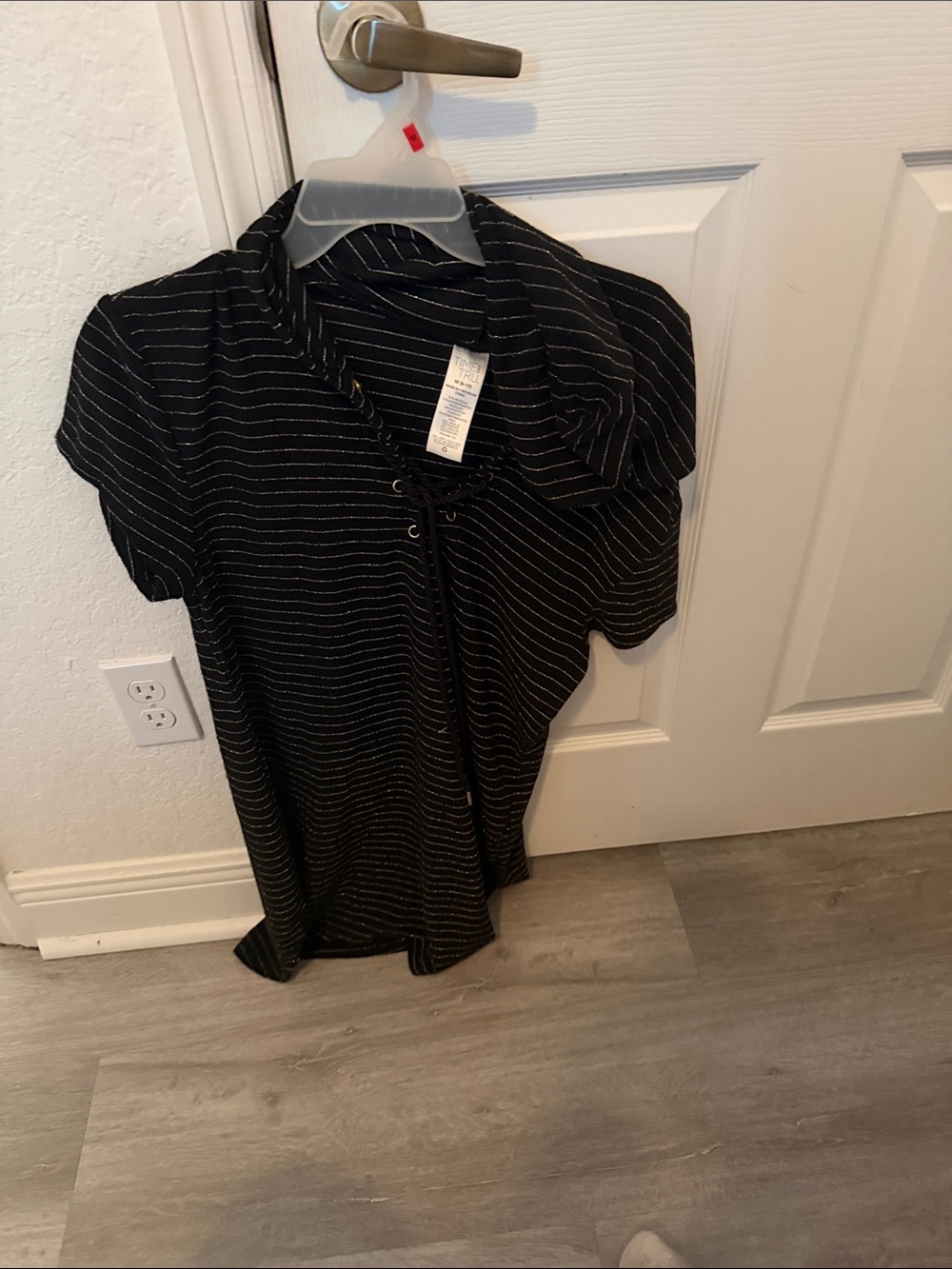 Time and Tru Black Pinstripe Short Sleeve Top